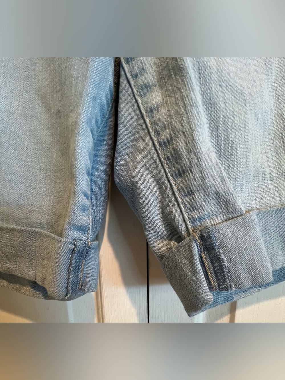 Upcycled 🌼 Denim Shorts - Casual Rolled Hem- Back pockets w Floral Fabric - Picture 6 of 11